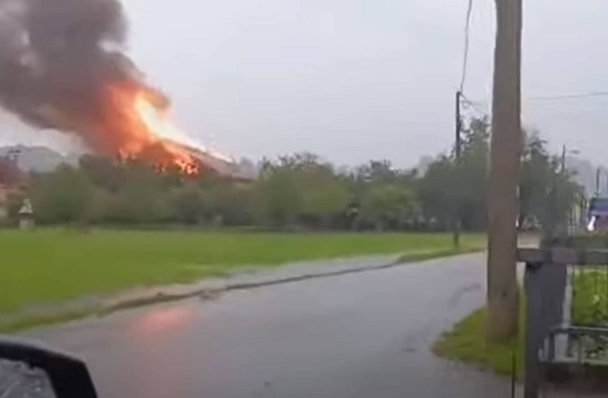 Stašno nevrijeme se dogodilo, grom je zapalio kuću, vatrogasca pogodio geler, javljaju mediji iz Hrvatske