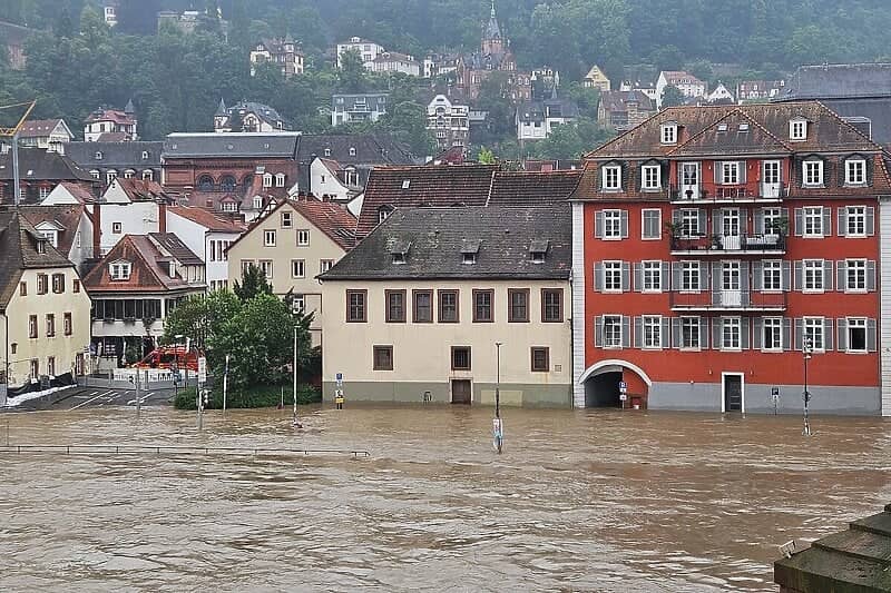 Velike poplave u Njemačkoj: Poginuo vatrogasac, hiljade ljudi pozvane na evakuaciju