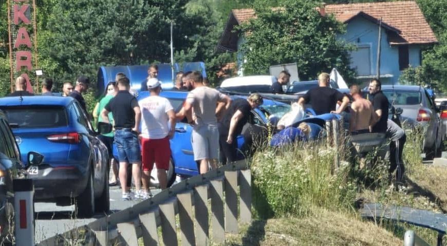 Teška saobraćajna nesreća na magistralnom putu M-17: Sedmero povrijeđenih u sudaru kod Maglaja, prebačeni u KB Zenica