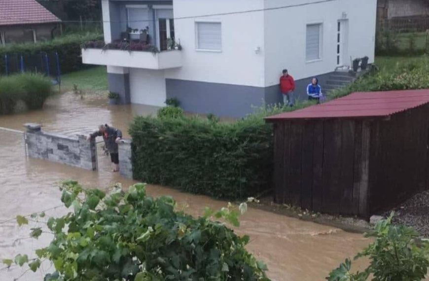 Pogledajte snimak iz Bosne i Hercegovine i posljedice obilne kiše: Poplavljene kuće, garaže i dvorišta u banjalučkom naselju