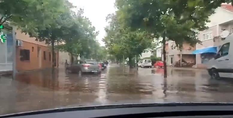 Ulice bh. grada pod vodom, pogledajte snimak koji se pojavio