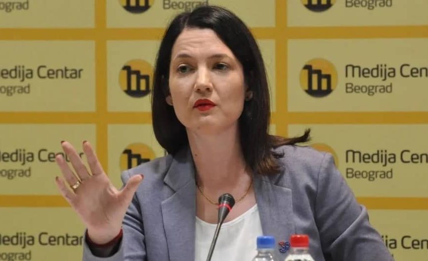 Predsjednica Narodnog fronta Jelena Trivić oštro reagovala: “Ovo nije sramota države Srbije. Ovo je sramota poslanika opozicije”