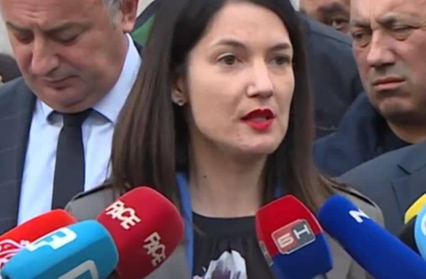 Žustra reakcija Jelene Trivić: “Vidim da me proziva Branislav Borenović i okrivljuje mene što njima kandidati napuštaju listu”