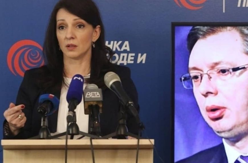 „Vučiću, budi muško i ne krij se iza Karleušine suknje“: Oštar odgovor Marinike Tepić na sramne uvrede omiljene pjevačice SNS režima