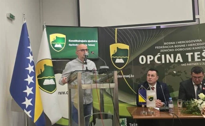 Stranka Naprijed oštro reagovala: “Koalicija SDA i SDP u Tešnju, fokus na podjelu pozicija, a ne na potrebe građana”