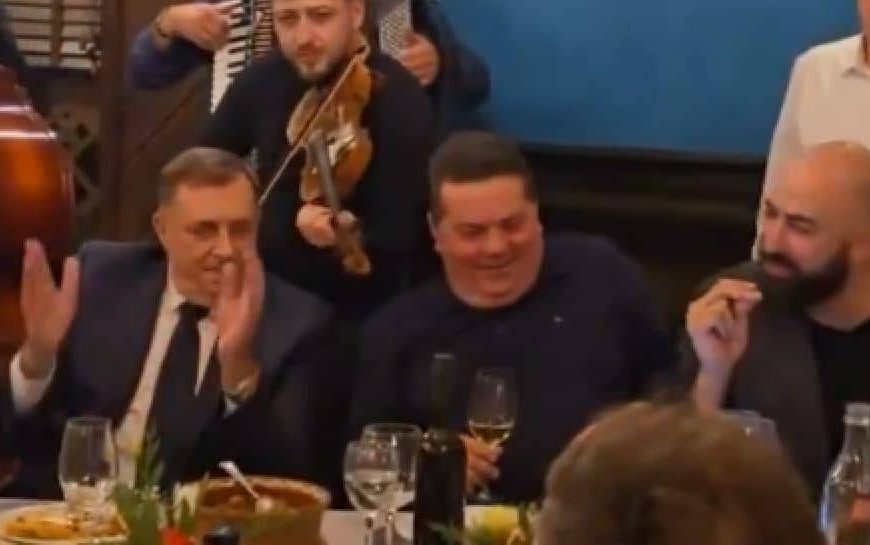 Dodik i Stevandić se baš opustili u društvu, pogledajte snimak koji se pojavio