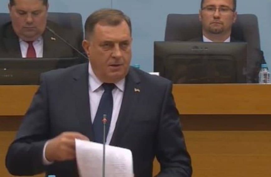 Udar na državu: Dodik potpisao ukaze o proglašenju zakona o zabrani rada Suda i Tužilaštva BiH, SIPA-e i VSTV-a u RS