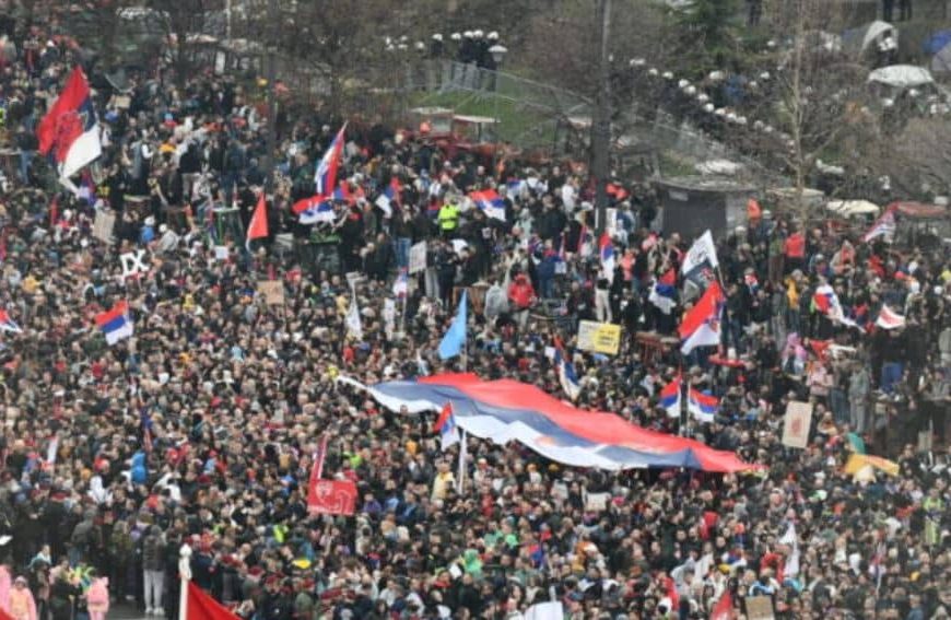 Gledajte proteste u Srbiji UŽIVO: Rijeka ljudi u Beogradu kontra Vučića!