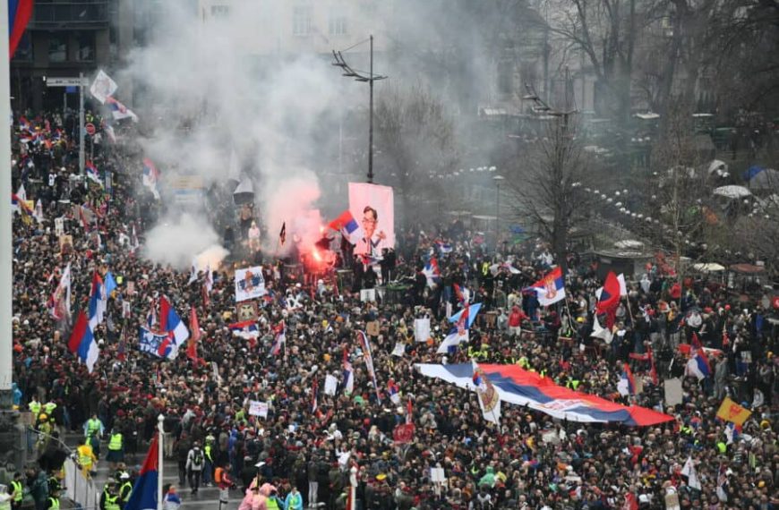 MUP Srbije iznio šokantnu procjenu o broju ljudi na historijskim protestima u Beogradu