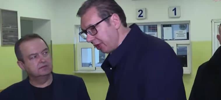 Pogledajte kako Vučić “isfurava” Dačića, otišao dok je davao izjavu: “Ne mogu da slušam ovo”